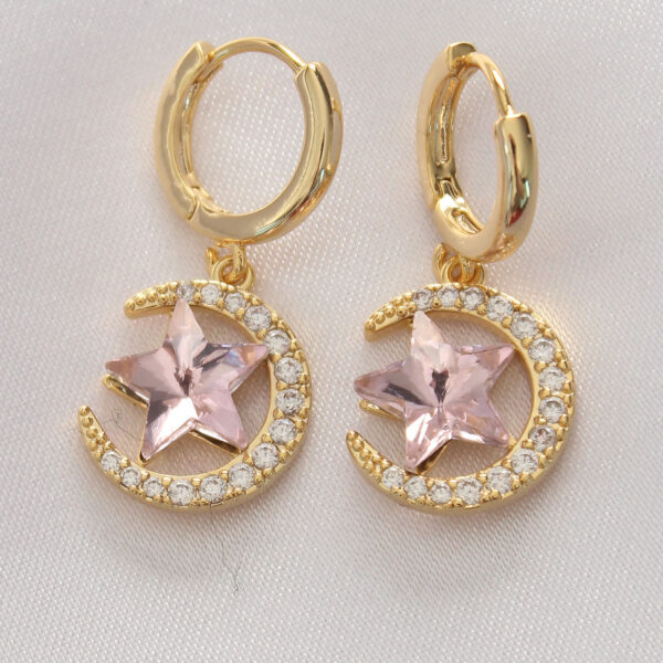 Gold Renk Pembe Zirkon Taşlı Yıldız Detay Ay Küpe