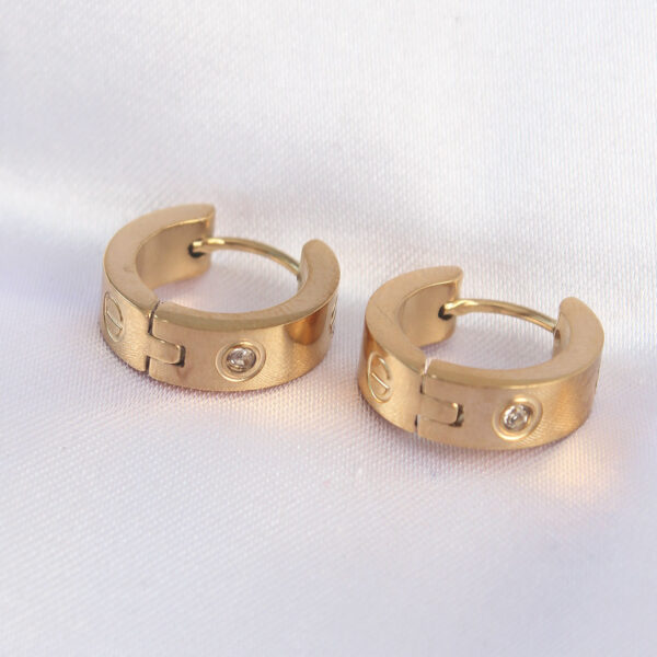 Çelik Gold Renk Zirkon Taşlı Minimal Model Halka Küpe