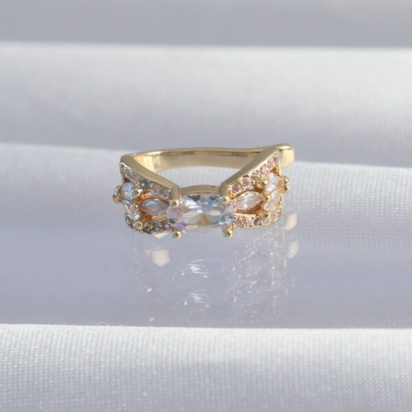 Gold Renk Zirkon Taş Kaplama Earcuff Küpe