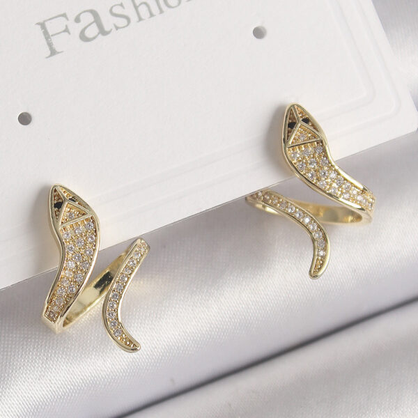 Gold Renk Zirkon Taşlı Yılan Model Küpe