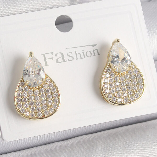 Gold Renk Zirkon Taşlı Damla Model Küpe