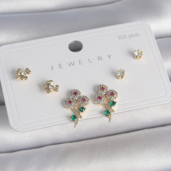 Gold Renk Renkli Zirkon Taşlı Çiçek Model Yaprak Detay 925 Ayar Gümüş Çivi Küpe Seti