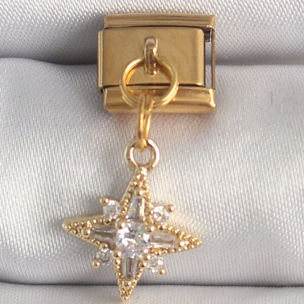 Çelik Gold Renk Sallantı Zirkon Taşlı Kutup Yıldız Model Nomination Charm