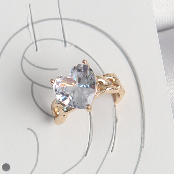 Gold Renk Zirkon Taşlı Kalp Model Kıkırdak Küpe