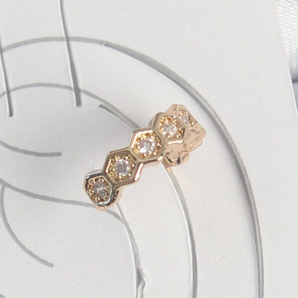 Gold Renk Zirkon Taşlı Bal Peteği Model Kıkırdak Küpe