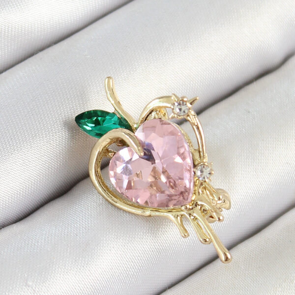 Pembe Ve Yeşil Zirkon Taşlı 3D Eriyen Kalp Figürlü Gold Renk Broş