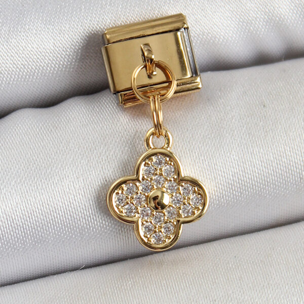 Çelik Sallantılı Zirkon Taşlı Yonca Model Gold Renk Nomination Charm
