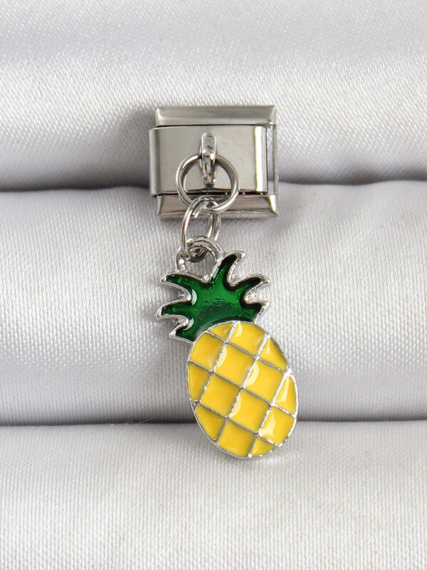 Çelik Gümüş Renk Ananas Model Nomination Charm