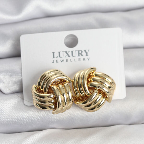 Sarmal Gold Renk Küpe