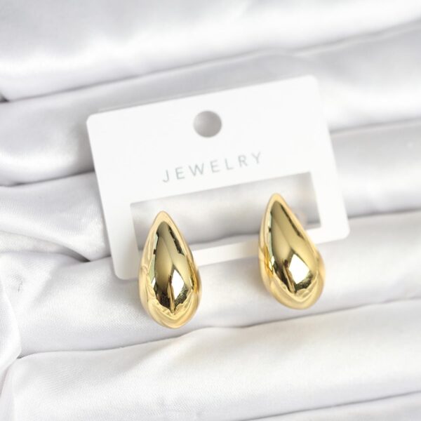 Gold Renk Damla Küpe 24 mm