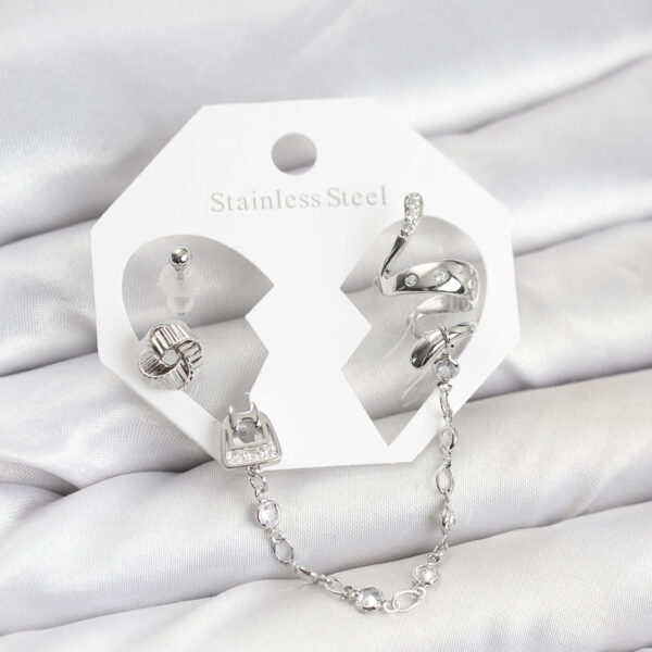 Gümüş Renk Yılan Model Zincir Bağlantılı Ear Cuff Küpe Seti