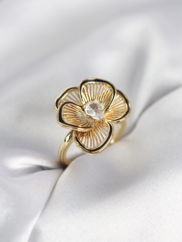 Gold Renk Çiçek Model Vintage Yüzük