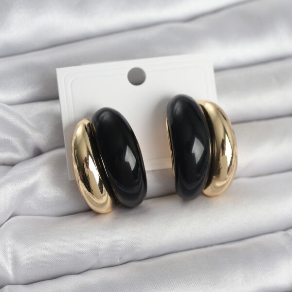 Damla Model Siyah Vintage Gold Renk Küpe