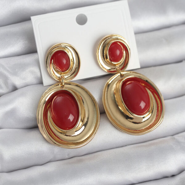 Kırmızı Sallantılı Damla Model Gold Renk Vintage Küpe