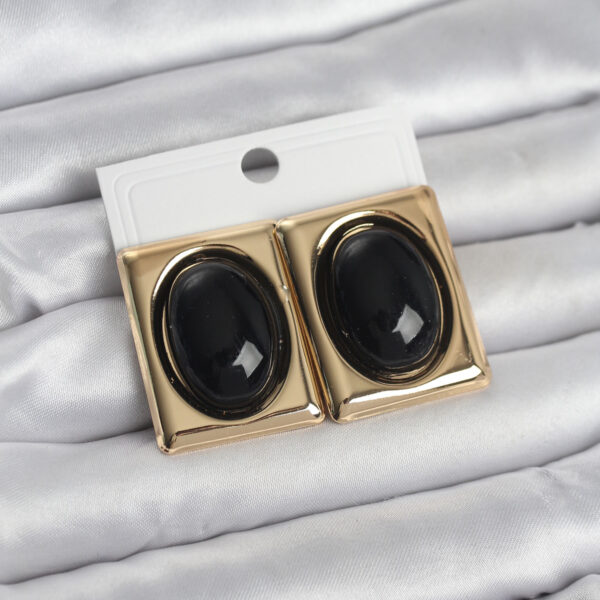 Siyah Kare Model Vintage Gold Renk Küpe