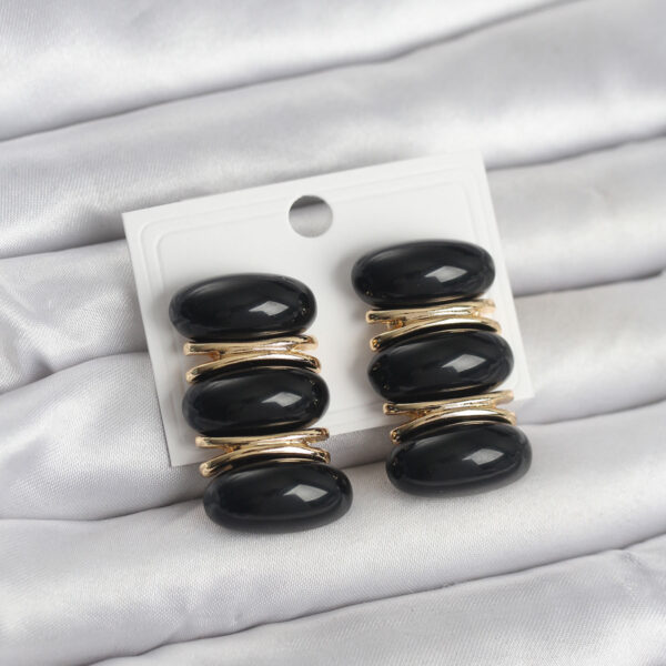 Siyah Vintage Model Gold Renk Küpe