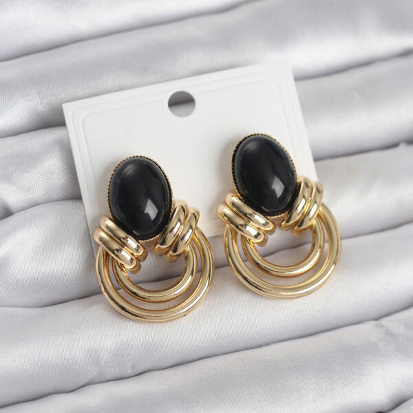 Gold Renk Siyah Taşlı Vintage Küpe