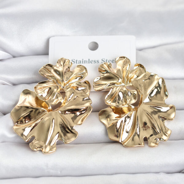 Çelik Gold Renk Lotus Model Küpe