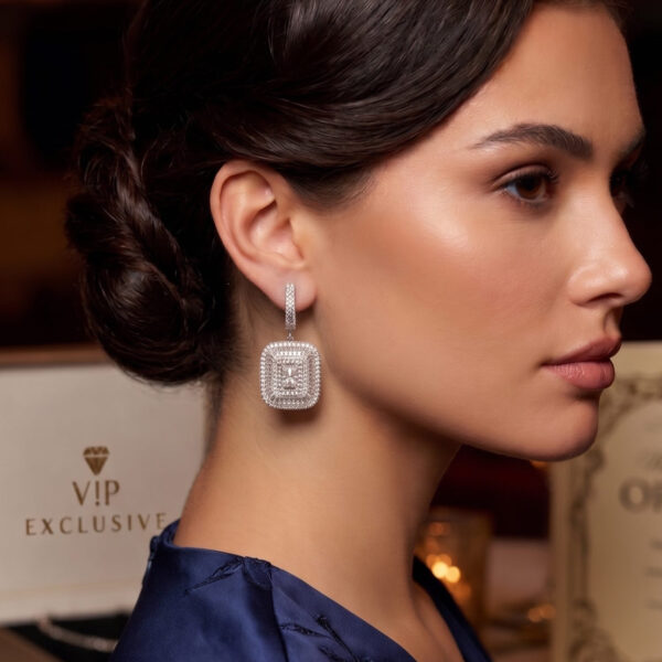 Gümüş Renk Zirkon Taşlı Kare Model Abiye Küpe