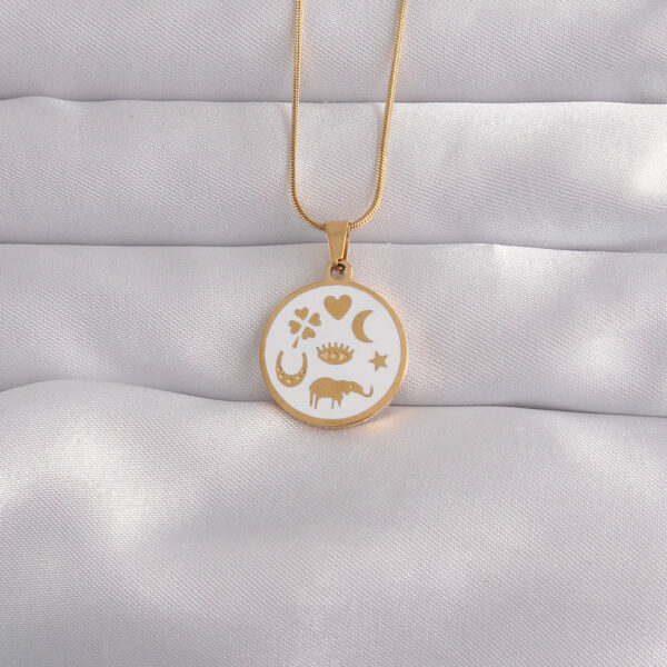 Çelik Gold Renk Beyaz Mineli Karışık Figürlü Tarot Kolye