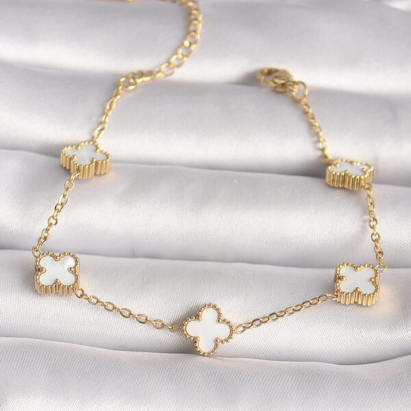 Çelik Gold Renk Baby Boy Yonca Model Bileklik