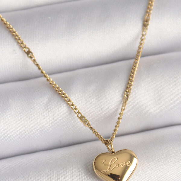 Çelik Gold Renk Zincir Love İşlemeli Kalp Figür Kolye