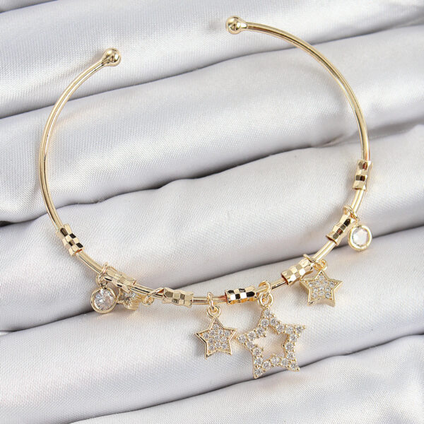 Zirkon Taşlı Yıldız Model Gold Renk Charm Bileklik