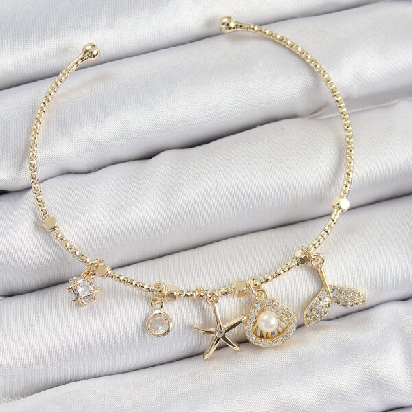 Zirkon Taşlı İstiridye Ve Deniz Yıldızı Model Gold Renk Charm Bileklik