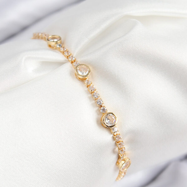 Zirkon Taşlı Daire Model Gold Renk Asansörlü Bileklik