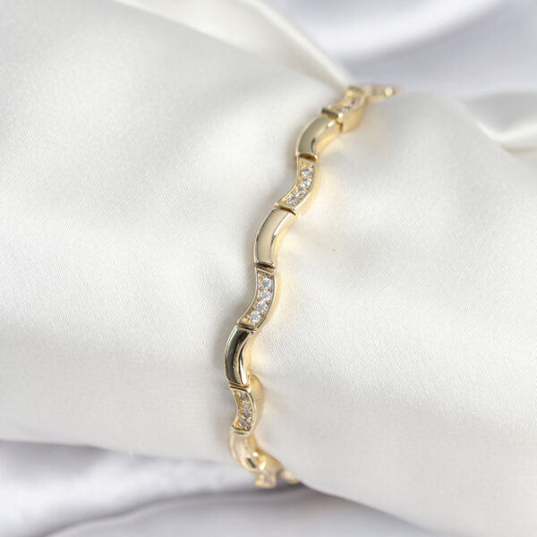 Gold Renk Dalgalı Model Bileklik