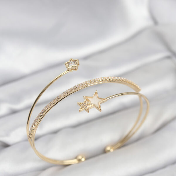 Yıldızlı Model Gold Renk Bileklik