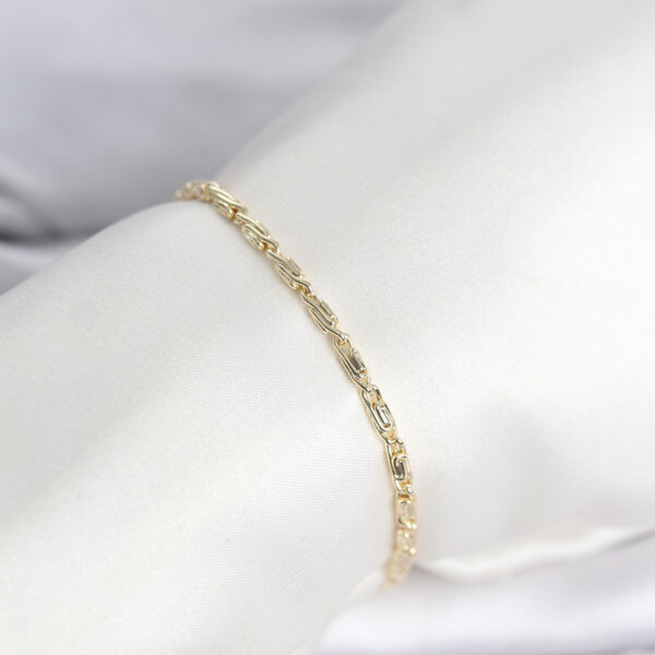 Gold Renk Burgu Zincirli Model Bileklik