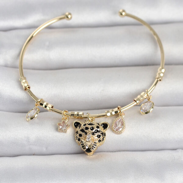 Gold Renk Leopar Detaylı Charmlı Bileklik