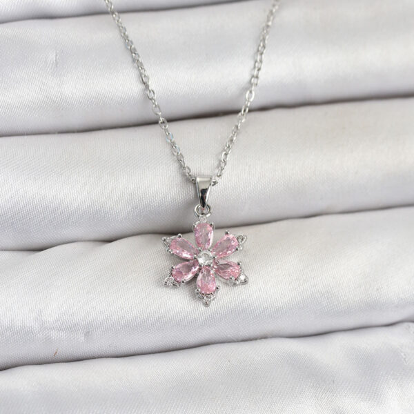 Çelik Zincir Gümüş Renk Pembe Zirkon Taşlı Lotus Model Kolye