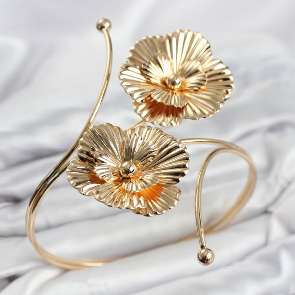 Pazu Bileklik Gold Renk Çiçek Model