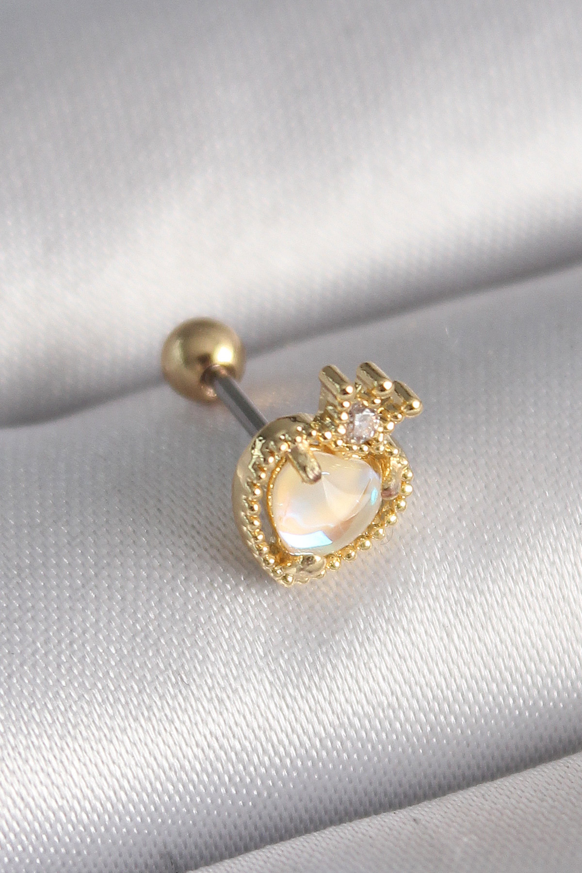 Çelik Gold Renk Beyaz Mineli Kalp Zirkon Taş Detaylı Taç Tragus Piercing