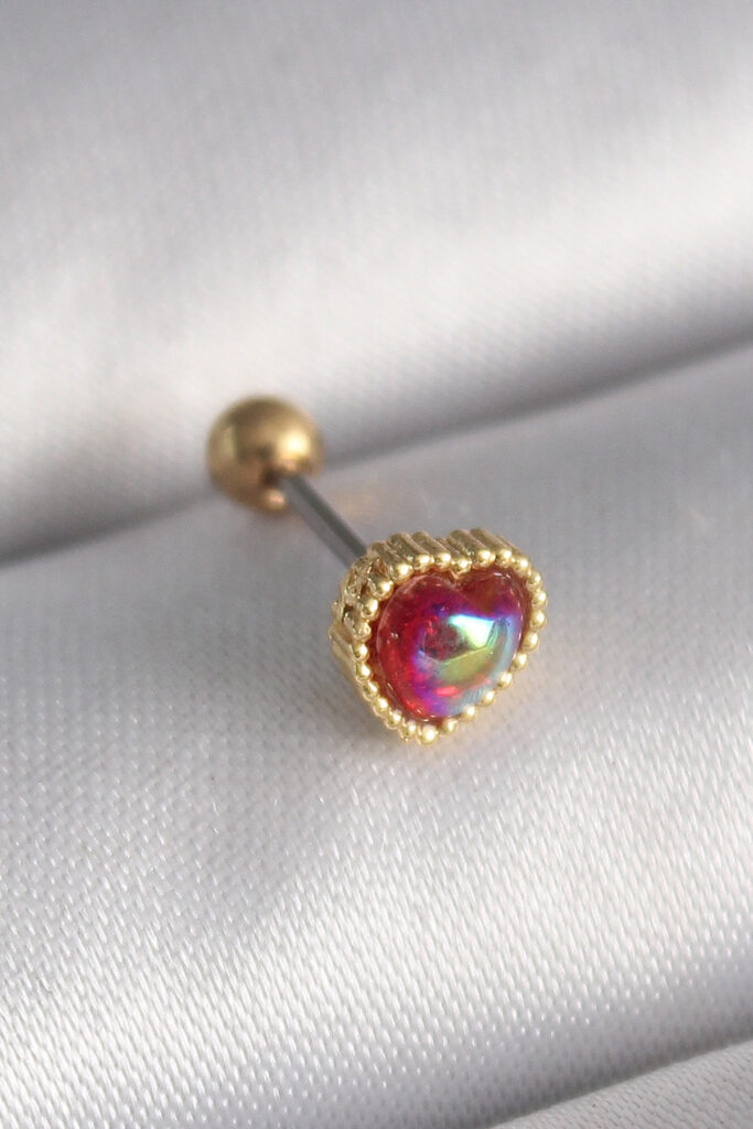 Çelik Gold Renk Kırmızı Mineli Kalp Tragus Piercing