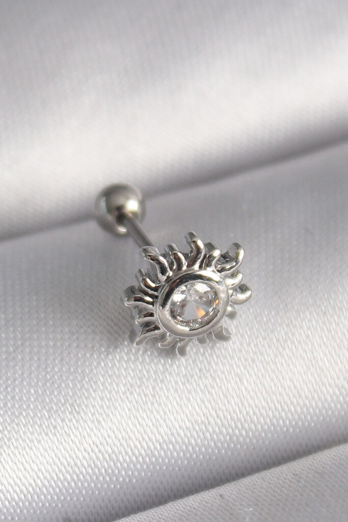Çelik Gümüş Renk Zirkon Taşlı Güneş Tragus Piercing