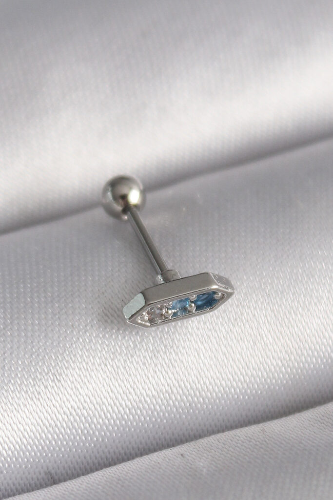 Çelik Gümüş Renk Mavi Zirkon Taşlı Tragus Piercing