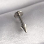 Çelik Gümüş Renk Çivi Model Piercing