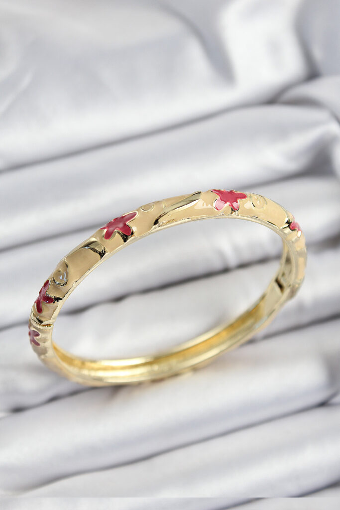 Mineli Pembe Ve Krem Çiçek Motifli Gold Renk Kelepçe