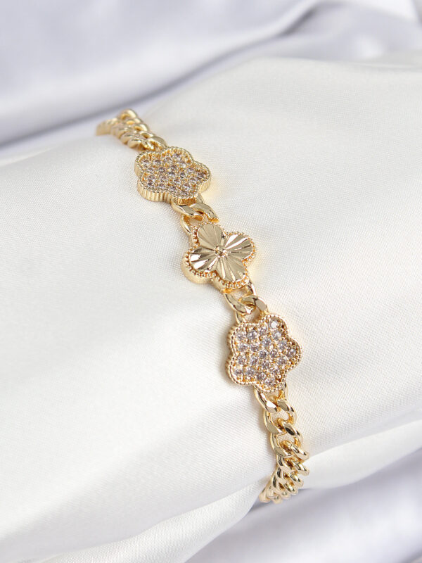 Zirkon Taşlı Yonca Model Gold Renk Bileklik