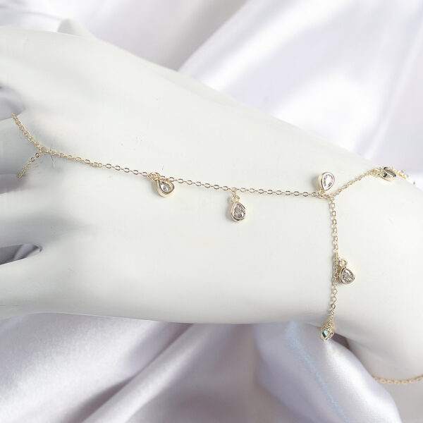 Zirkon Taşlı Sallantılı Damla Model Gold Renk Şahmeran