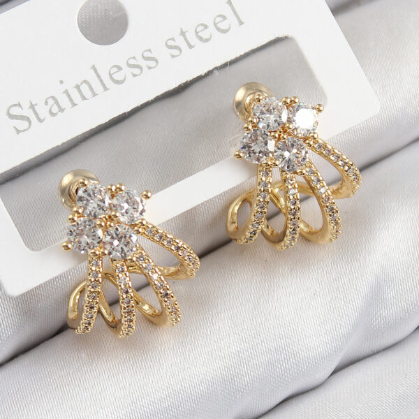 Zirkon Taşlı Model Gold Renk Küpe