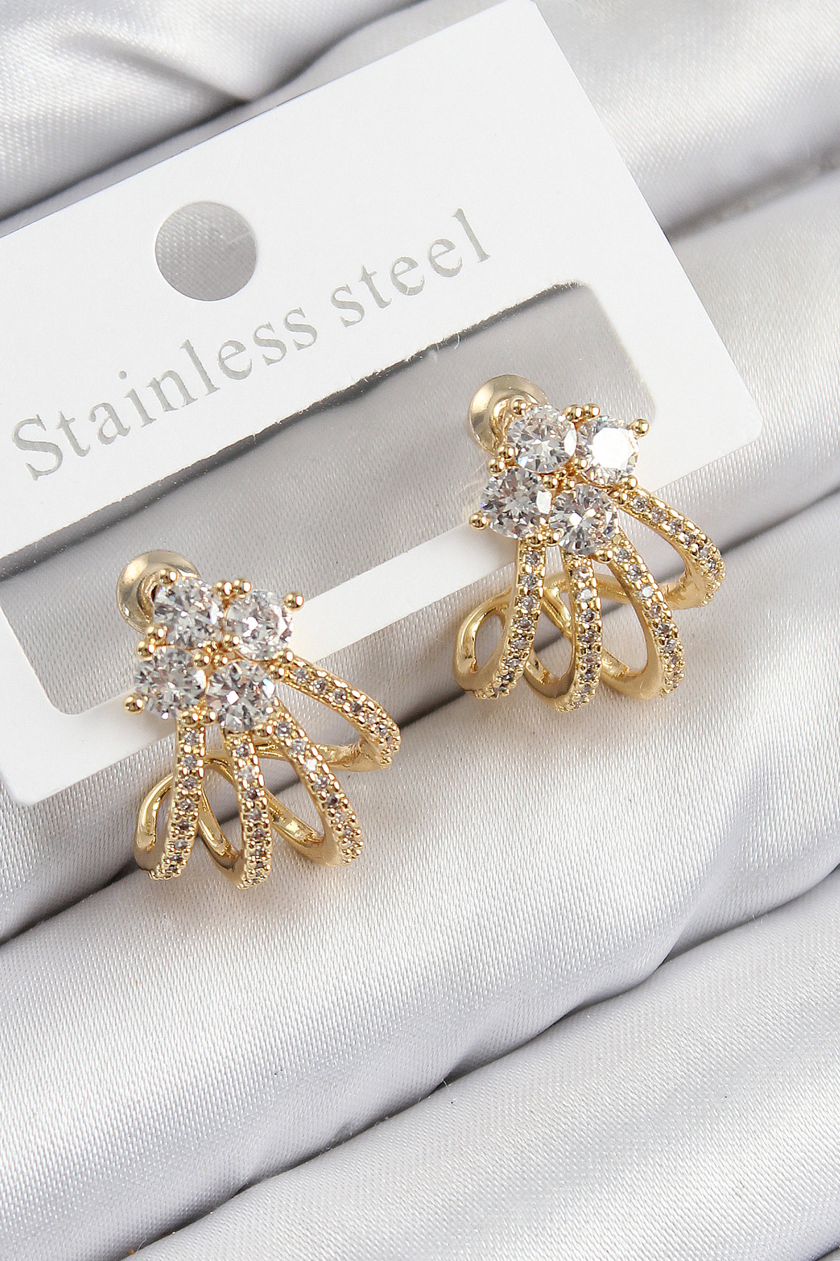 Zirkon Taşlı Model Gold Renk Küpe
