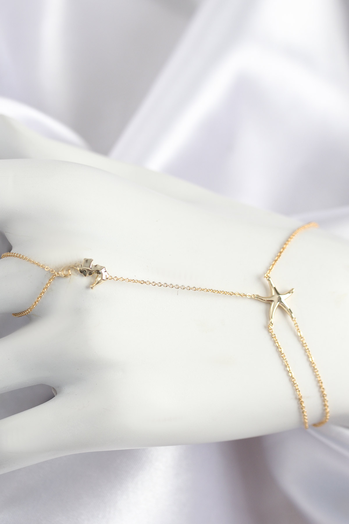 Zirkon Taşlı Deniz Atı Ve Yıldız Model Gold Renk Şahmeran