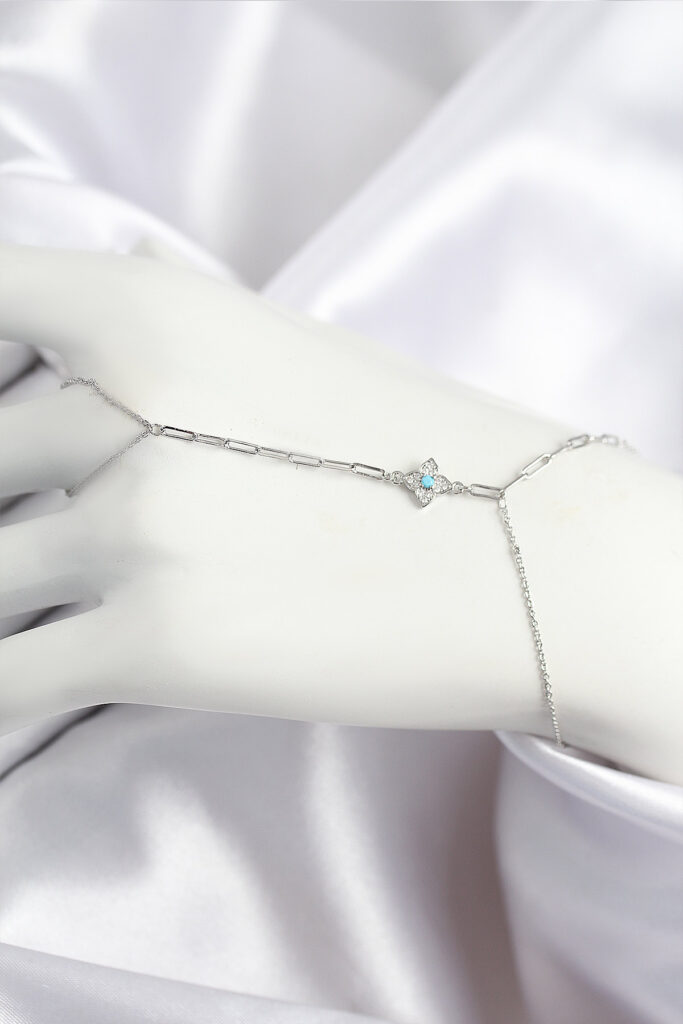 Zirkon Taşlı Mavi Boncuklu Yonca Model Gümüş Renk Şahmeran