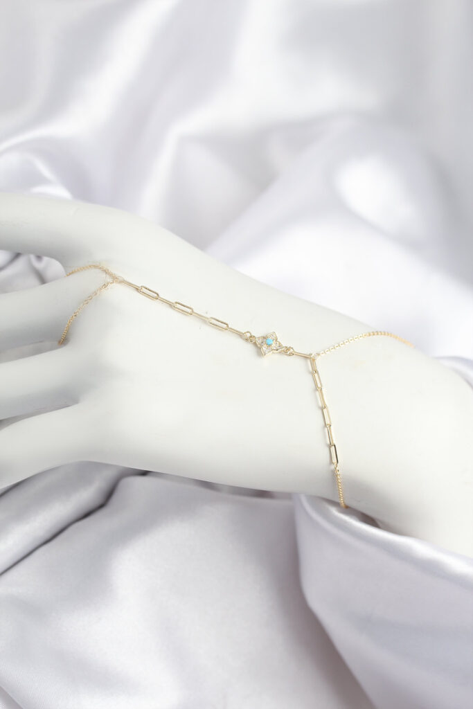 Zirkon Taşlı Mavi Boncuklu Yonca Model Gold Renk Şahmeran