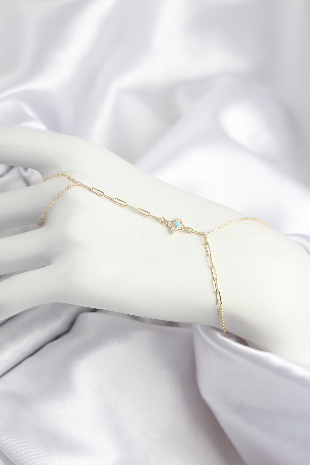 Zirkon Taşlı Mavi Boncuklu Yonca Model Gold Renk Şahmeran