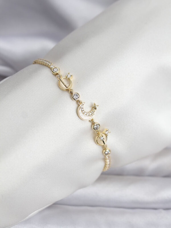 Charmlı Model Zirkon Taşlı Gold Renk Su Yolu Bileklik